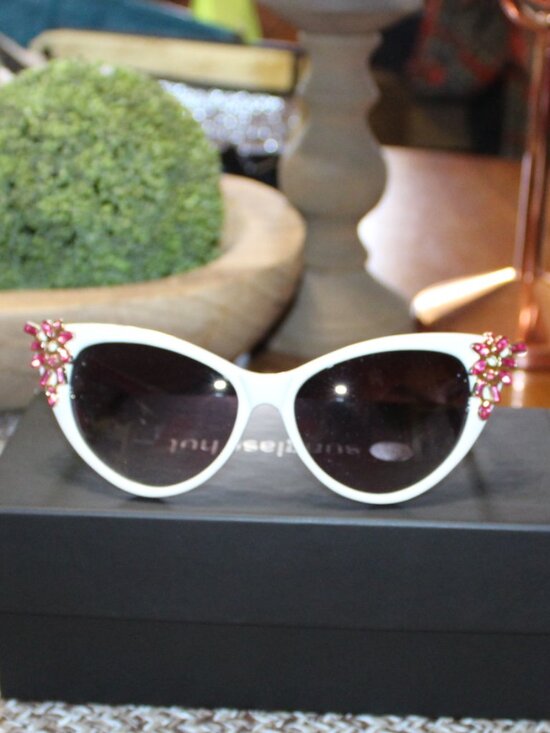 Accessories - NWT Retro Cat Eye Bling Glasses CUTE/FUN!